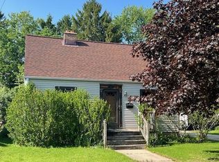 1904 E Eden Pl, Saint Francis, WI 53235