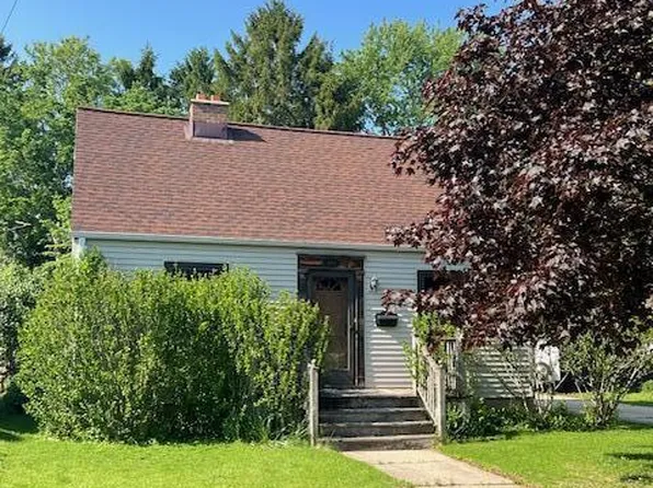 1904 East Eden PLACE, Saint Francis, WI 53235