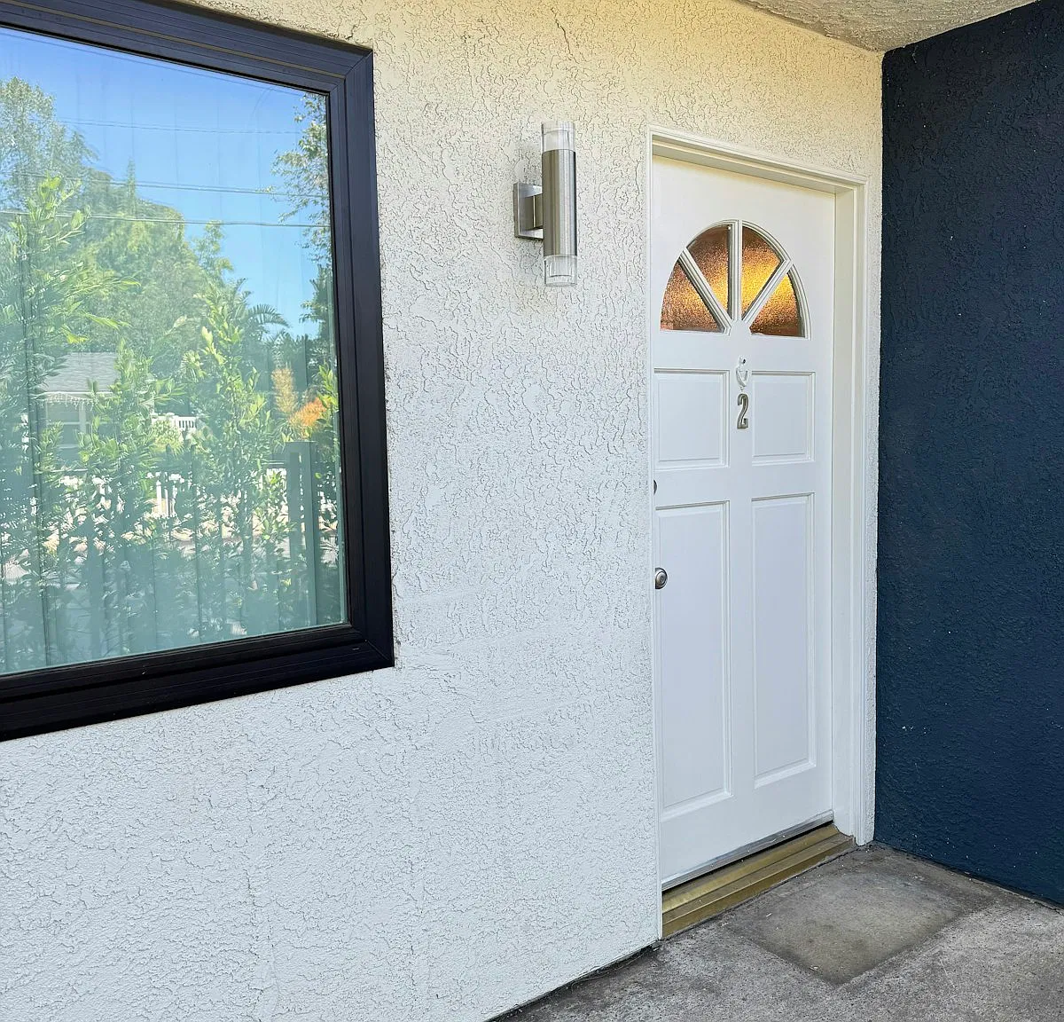 5500 Vesper Avenue, Unit 2 — Photo 2