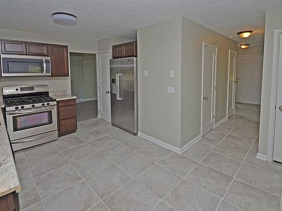 3rd image of 762 Lafayette Blvd