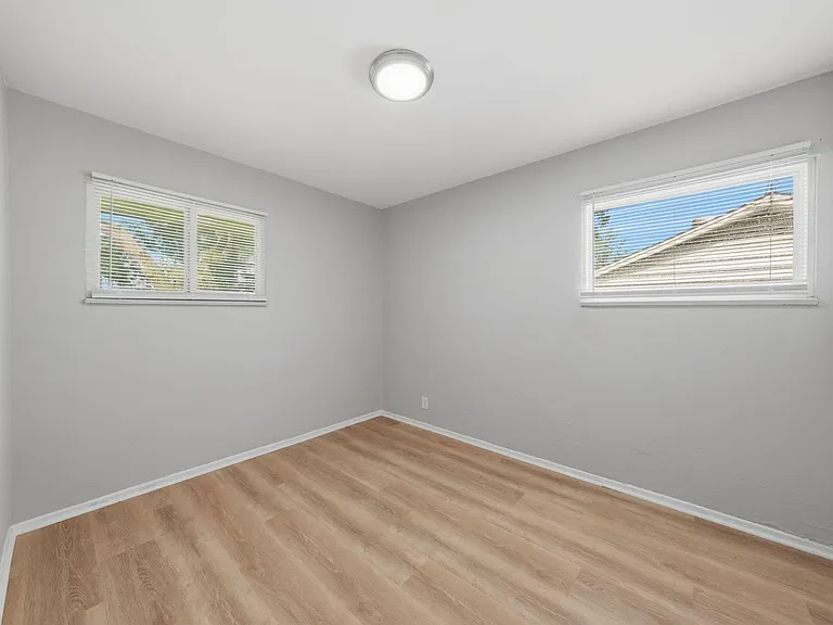 146 Grampian Rd — Photo 13