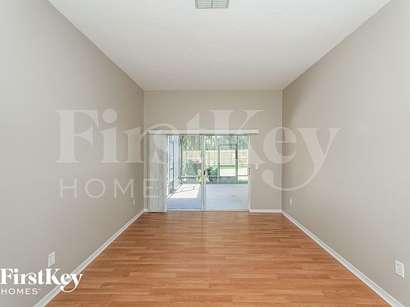 5th image of 9712 Glenpointe Dr