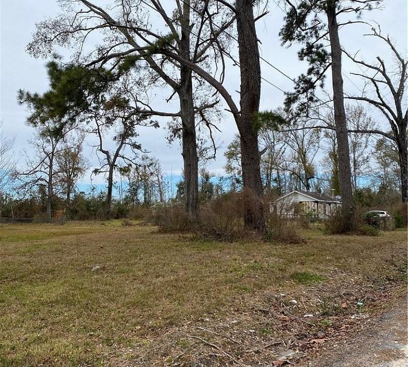 2nd image of 240 Jones Rd