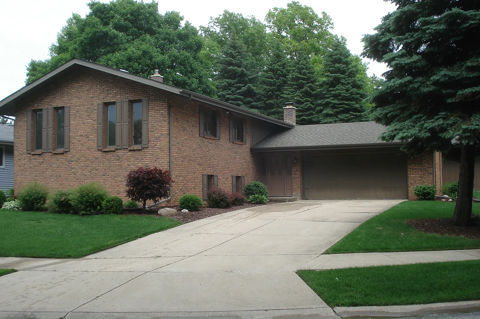 1935 Kennedy Ave photo 1