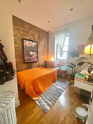 3rd image of 512 E 80th St APT 12