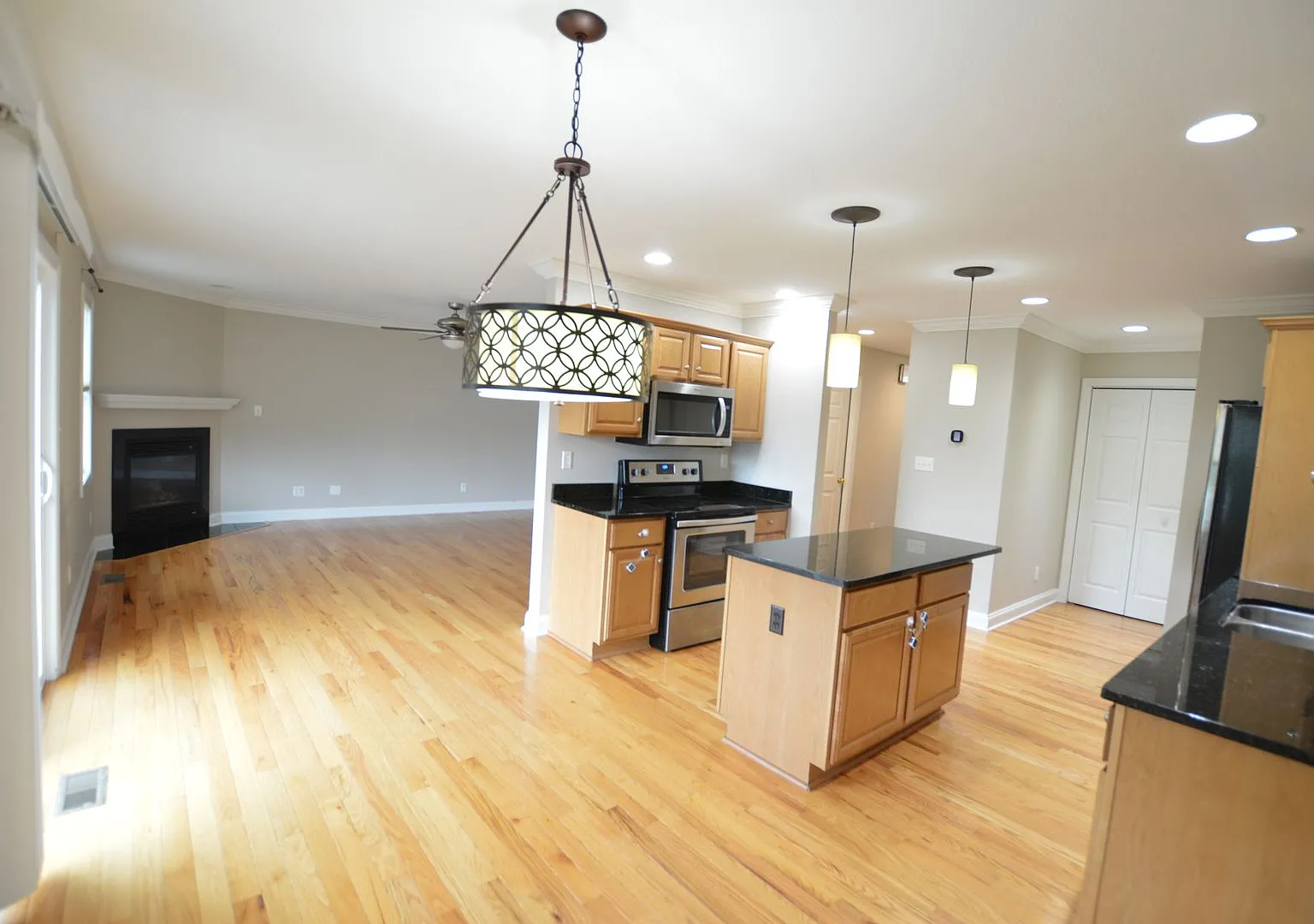232 Newberry Lane - Premium End Unit Home! — Photo 4
