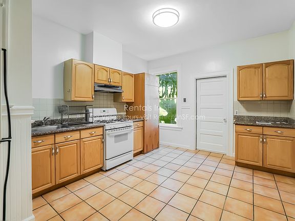 2nd image of 20 Cumberland St Unit A