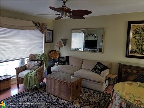 4th image of 3212 NE 7th Pl APT 20