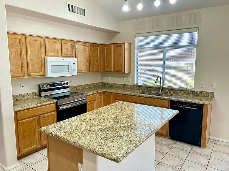 1230 E Captain Dreyfus Ave — Photo 5