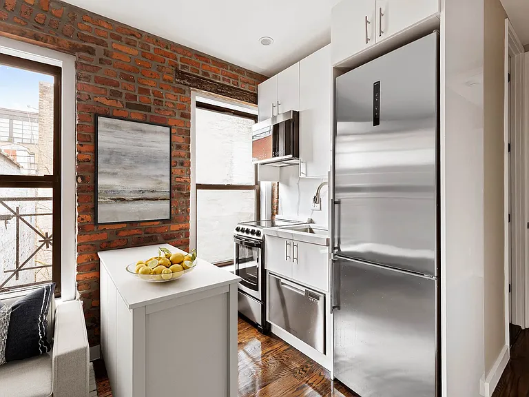 437 E 12th St #5D — Photo 2