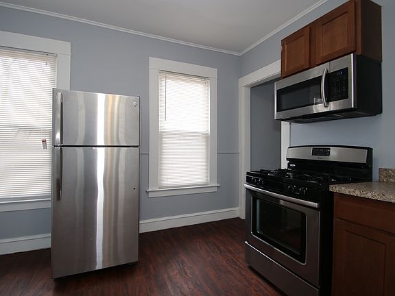 4th image of 76 Warren Pl #2