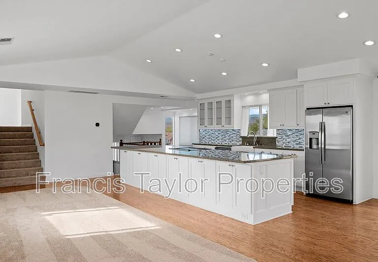 1080 Circle Dr — Photo 7