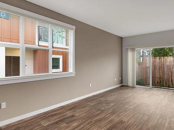 3rd image of 16520 Larch Way #R4xpn74yn