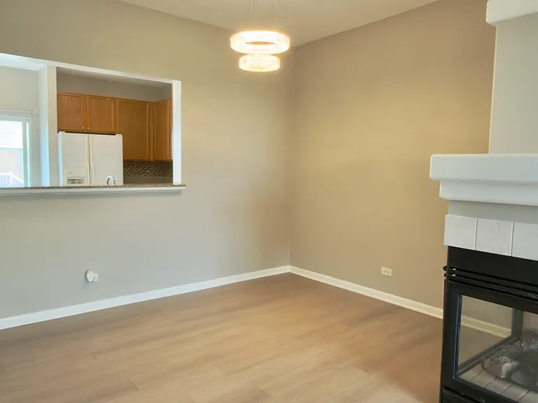 2204 W Concord Ln — Photo 12