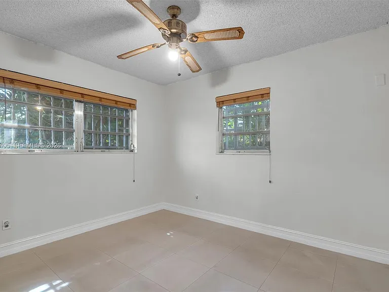 5560 W 6th Ave — Photo 17