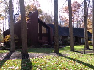 3680 McConnell Rd, Hermitage, PA 16148