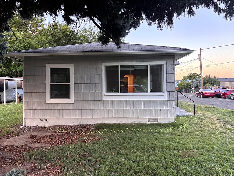 783 Floral Ct — Photo 2