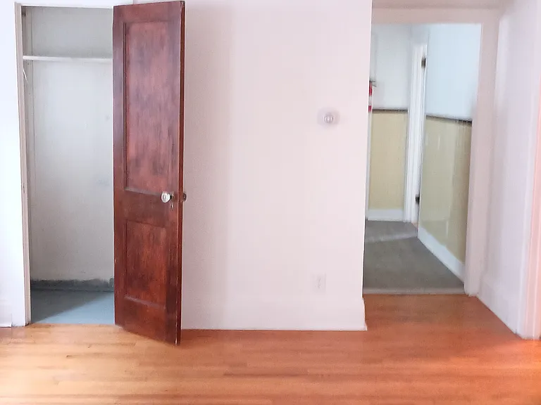 461 8th Ave #2 — Photo 3