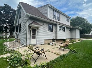1200 16th Ave, South Milwaukee, WI 53172
