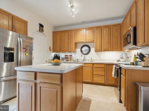 3rd image of 2150 Blue Spruce Dr