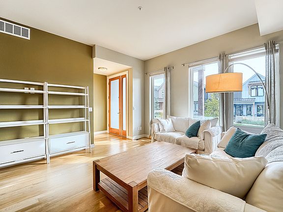 01_Living_Room_IMG09701_09162022