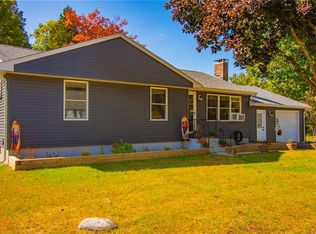 98 Jackson Flat Rd, Scituate, RI 02831