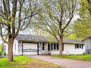 1919 Woodhaven Ln, Duluth, MN 55803