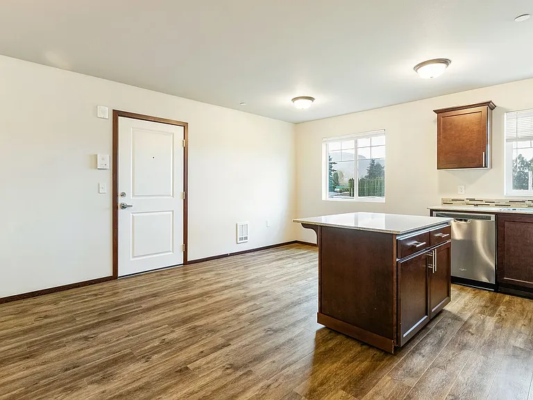 1019 Curtis St — Photo 13