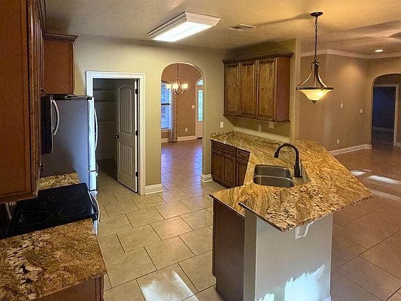 5th image of 1204 Harmony Ln