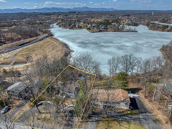 3rd image of 87 Sleepy Hollow Road