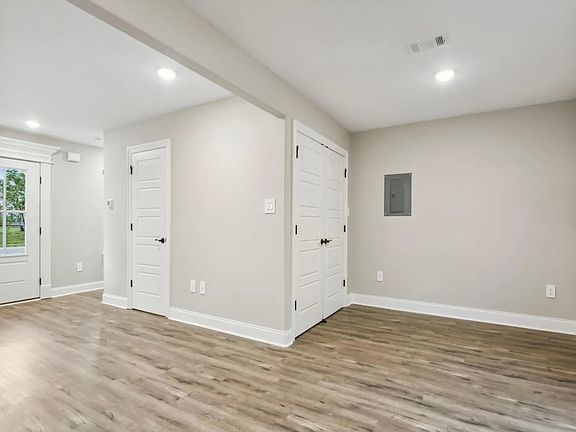 4th image of 12195 Boles Blvd