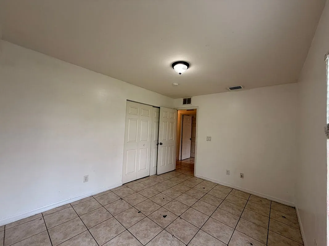 3 bed, 2.0 bath, 1125 sqft, $1,500 — Photo 4