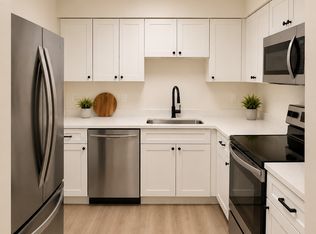 27 School St APT 1N, Westerly, RI 02891