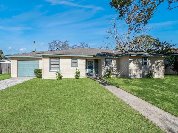 102 Live Oak St, Baytown, TX 77520