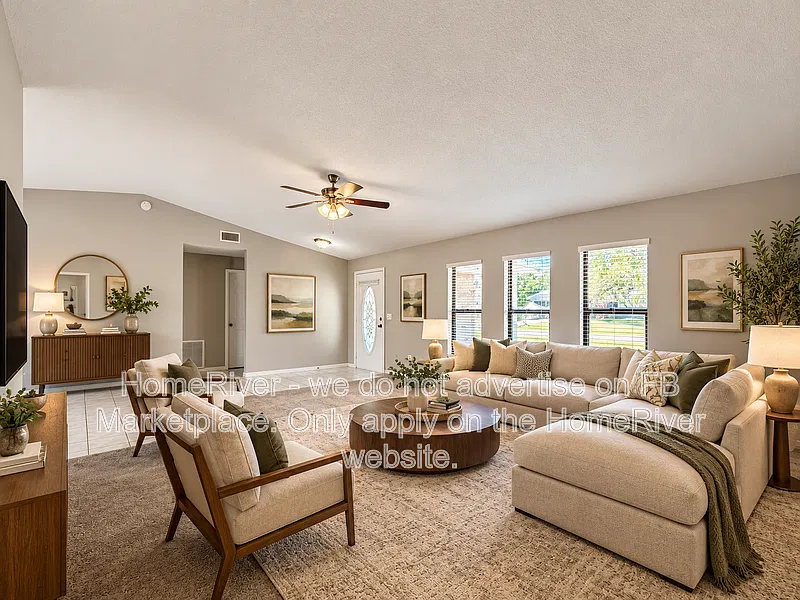 3 bed, 2.0 bath, 1586 sqft, $2,185 — Photo 2