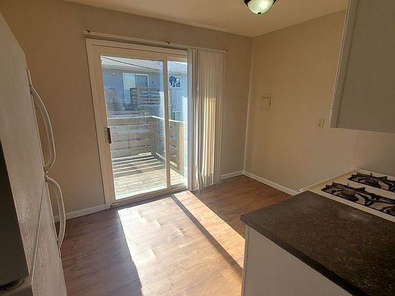 4th image of 4627 12th Ave #6