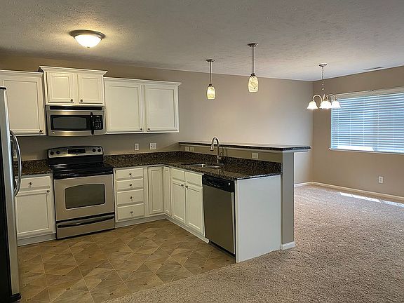 4th image of 6047 Glenbrook Ln
