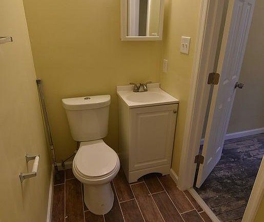 3rd image of 4141 Woodland Ave