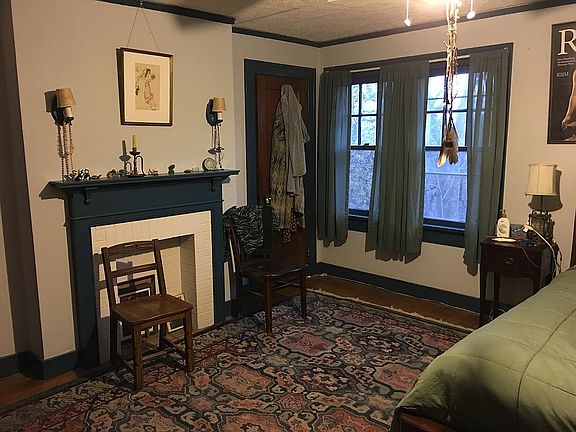 4th image of 447 Cherry Dr