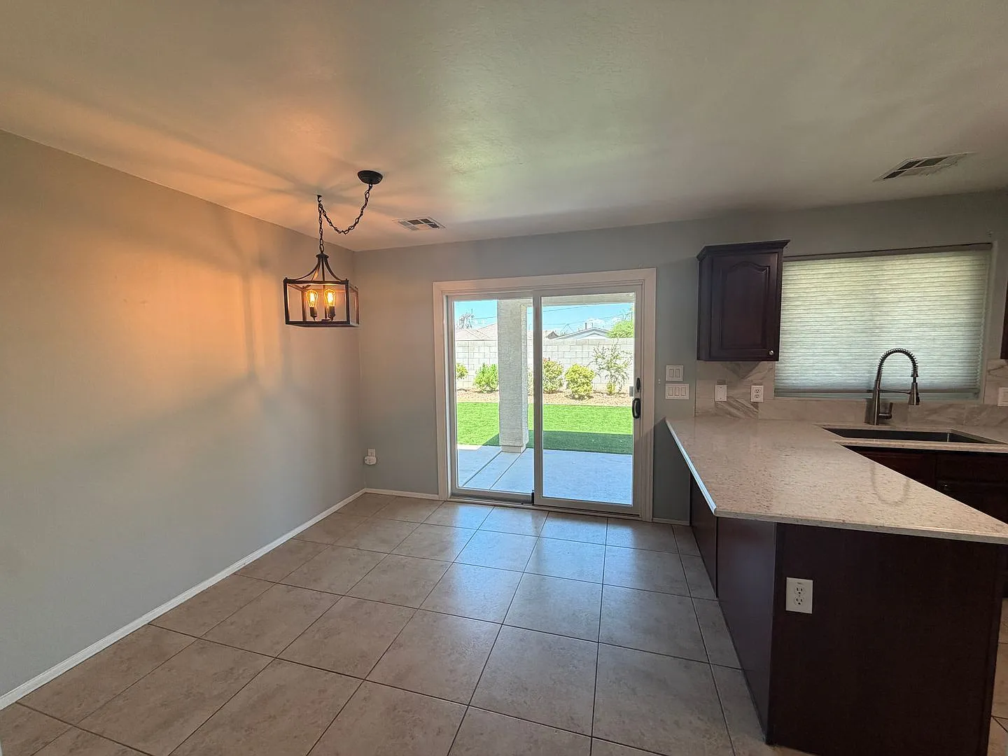 3 bed, 2.0 bath, 1378 sqft, $1,895 — Photo 4