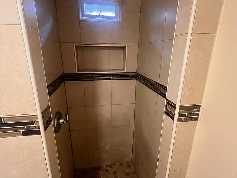 634 W Indiana Ave — Photo 15