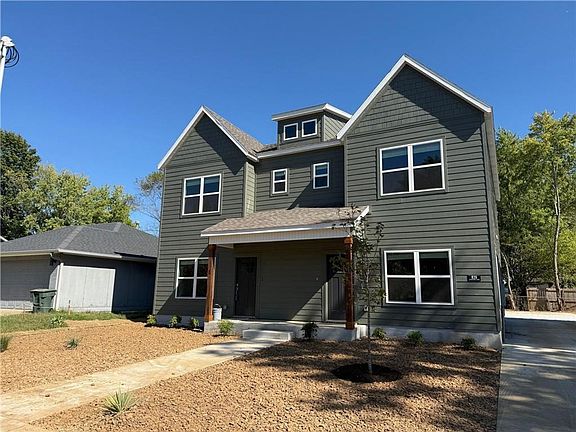 2nd image of 820 S Dockery Ln #2