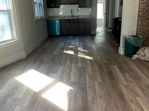 3rd image of 272 Parkdale Ave Unit 2