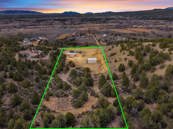 80 Acequia Del Madre Ln, Arroyo Hondo, NM 87513