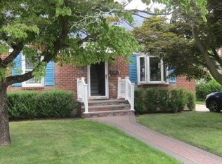 661 Shady St, Hempstead, NY 11550