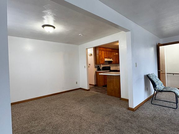 5th image of 16 Grove St