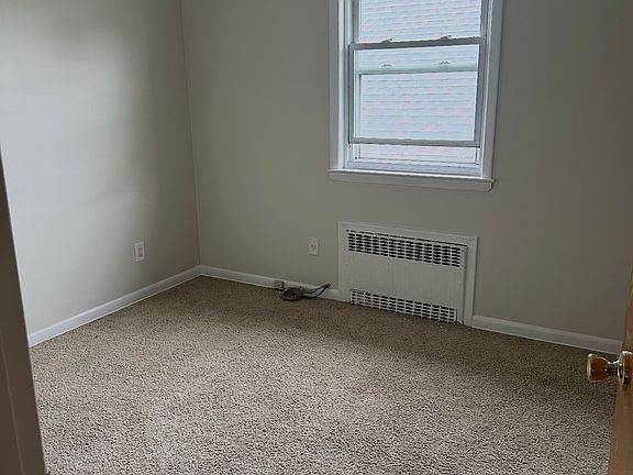 4th image of 14738 Grand Central Pkwy Floor 2