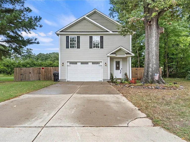 214 Doyle Way — Photo 1