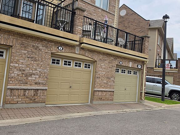 4th image of 3175 Boxford Cres #5