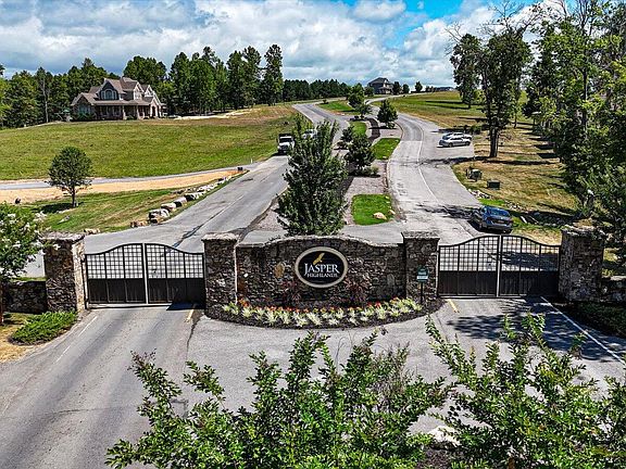3rd image of 114 Compass Dr